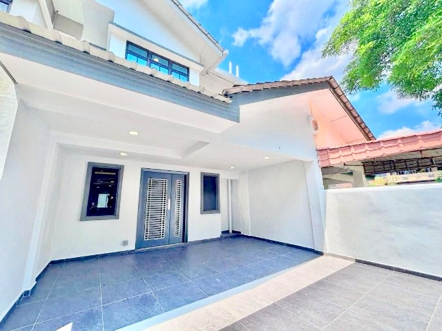 Bukit Indah - Double Storey Terrace / Fully Renovated & Extended / Unblock View