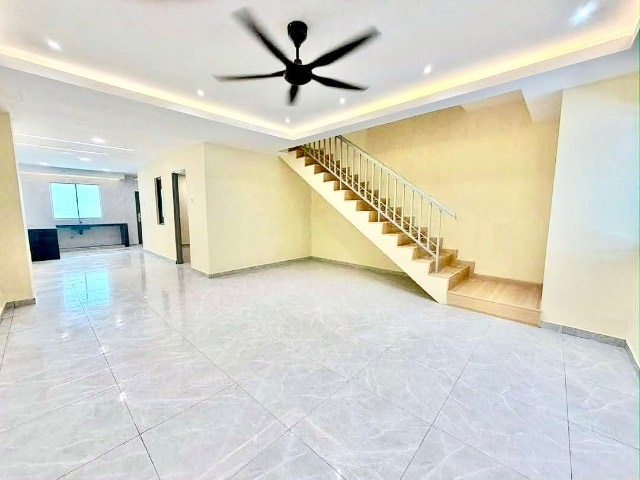 Bukit Indah - Double Storey Terrace / Fully Renovated & Extended / Unblock View - Thumbnail 4