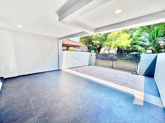 Bukit Indah - Double Storey Terrace / Fully Renovated & Extended / Unblock View - Thumbnail 3