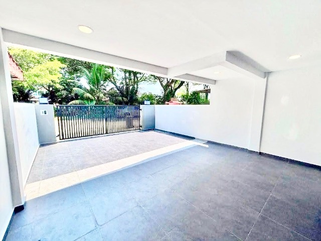 Bukit Indah - Double Storey Terrace / Fully Renovated & Extended / Unblock View - Thumbnail 18