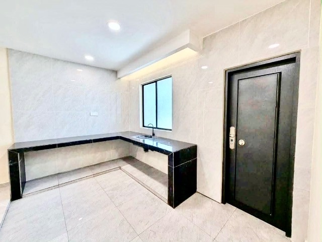 Bukit Indah - Double Storey Terrace / Fully Renovated & Extended / Unblock View - Thumbnail 14