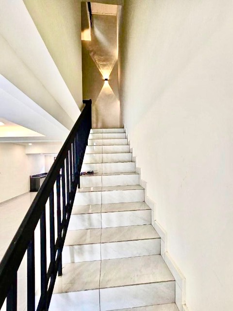 Bukit Indah - Double Storey Terrace / Fully Renovated Unit / Nearby AEON Mall & Tuas - Thumbnail 4