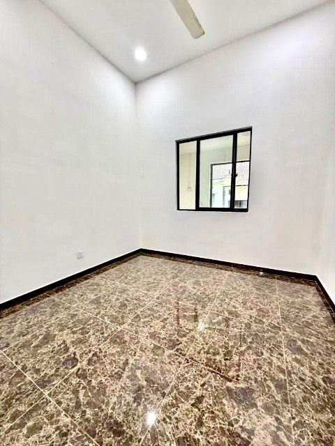 Bukit Indah - Single Storey Terrace / Renovated & Extended / 5 mins to Tuas Highway - Thumbnail 6