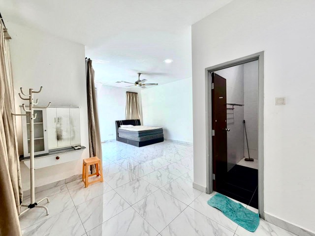 Nusa Bestari (Bestari Height) - Double Storey Cluster / Simple Renovation in Good Condition / Gated & Guarded - Thumbnail 5