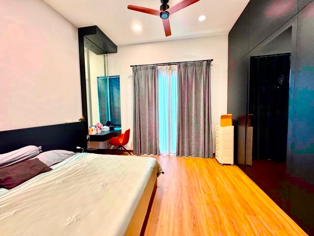 Impian Emas (Iconia Garden) - Double Storey Terrace / Corner Lot with Extra 20ft Land / Fully Renovated & Extended - Thumbnail 6