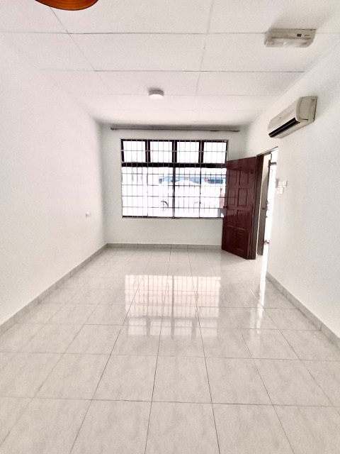 Desa Tebrau - Double Storey Terrace / Corner Lot with Extra Land / Fully Extended Unit - Thumbnail 6