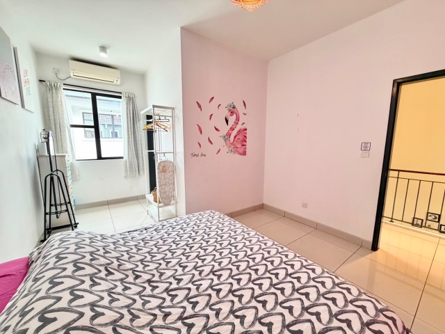 Mount Austin (Glenmarie) - Double Storey Terrace / Larger Type AirBnb Style / Gated & Guarded - Thumbnail 5