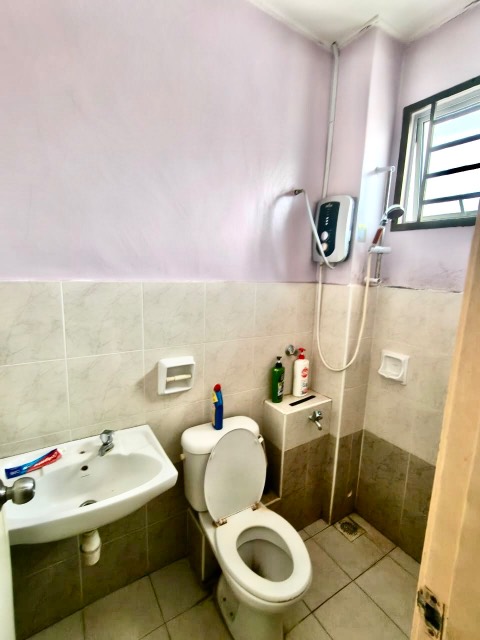 Bukit Indah - Double Storey Terrace / Full Loan Unit / Nearby Tuas & AEON Mall - Thumbnail 8