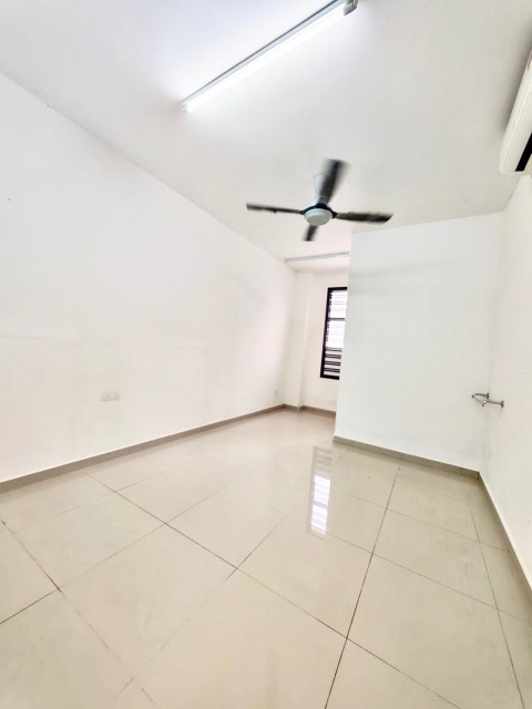 Ehsan Jaya - Double Storey Terrace / Rare Super Long Unit / Extended with MBJB Approval - Thumbnail 6
