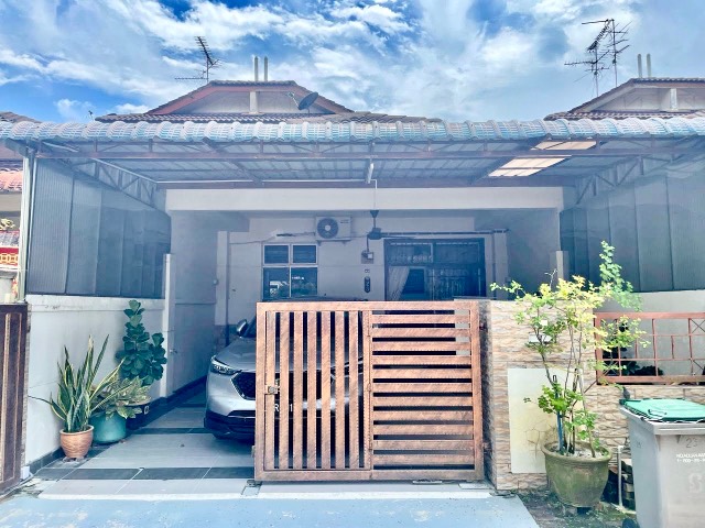 Setia Indah - Single Storey Terrace / Renovated in Good Condition / Gated & Guarded
