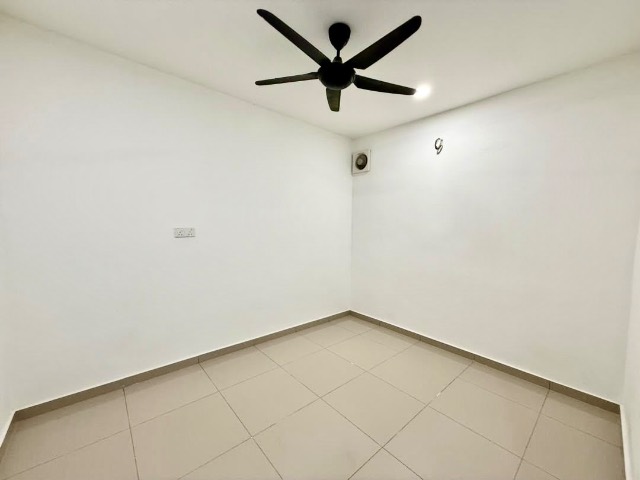 Desa Cemerlang - Double Storey Terrace Corner Lot / Big Extra Side Land / Refurbished in Good Condition - Thumbnail 9