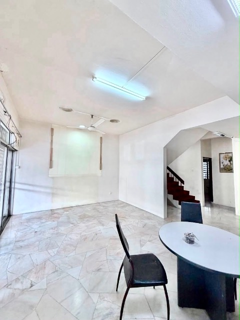 Skudai (Sri Putri) - Double Storey Terrace/ Fully Extended Unit / Good Condition - Thumbnail 3