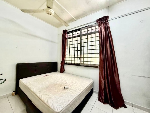 Johor Jaya - Double Storey Low Cost / Renovated with Living Room & Kitchen Extended - Thumbnail 5