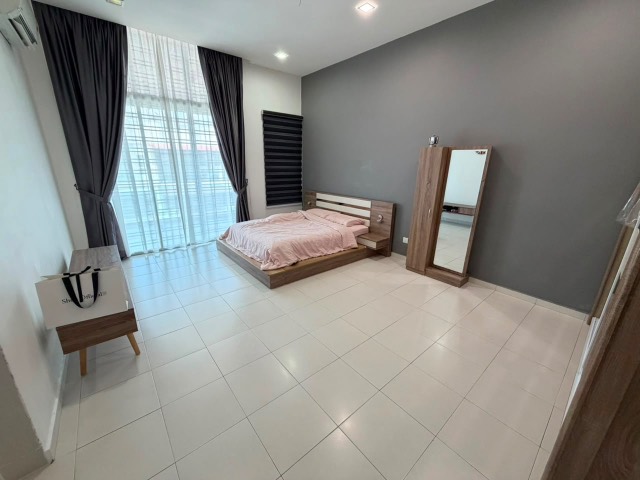 Mount Austin (LA Garden) - Double Storey Terrace / Basic Renovation in Good Condition / Walking distance to Austin Crest Shoplots - Thumbnail 4