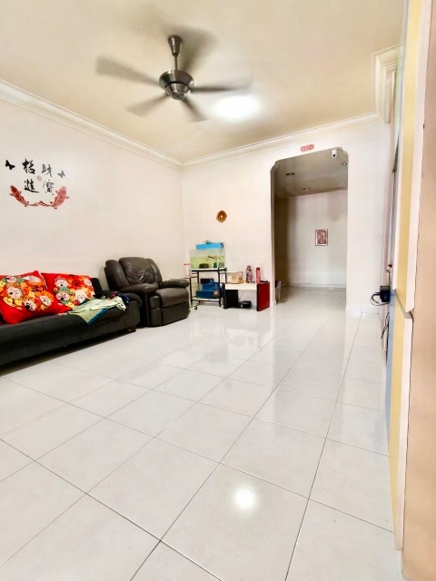 Bukit Indah - Double Storey Terrace / Full Loan Unit / Nearby Tuas & AEON Mall - Thumbnail 2