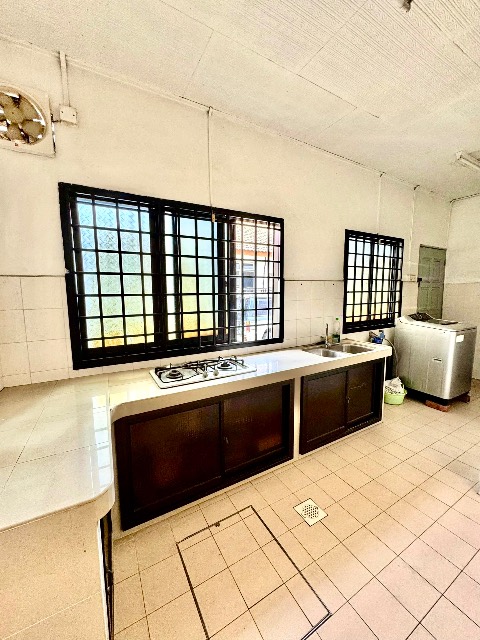 Bukit Indah - Single Storey Terrace / Kitchen Extended with MBJB Approval / Nearby AEON Mall & Shoplots - Thumbnail 6