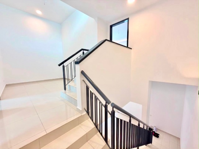 Horizon Hills - Double Storey Terrace / Fully Extended Spacious Layout / Gated & Guarded - Thumbnail 10