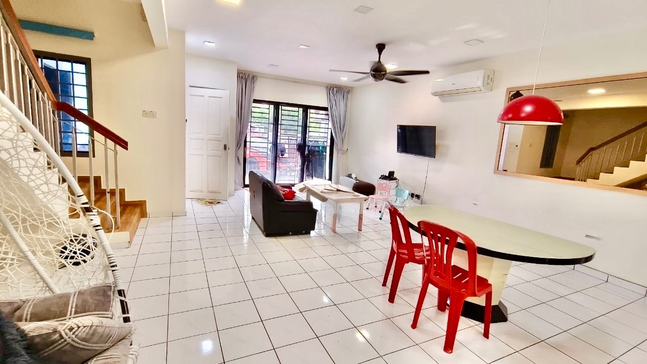 Permas Jaya - Double Storey Terrace / Simple Renovation / Unblock View - Photo 1