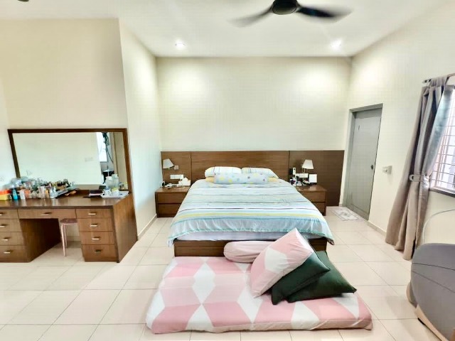 Bukit Indah (Avenue 8) - Double Storey Terrace / Fully Renovated & Extended / Move In Condition - Thumbnail 5