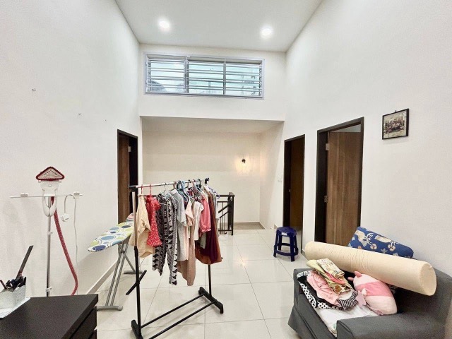 Impian Emas (Iconia) - Double Storey Corner Lot / Fully Renovated Unit / Unblock View - Thumbnail 9