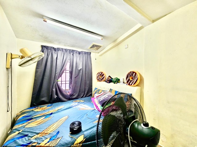 Johor Jaya - Double Storey Low Cost / Fully Renovated Unit / Good Condition - Thumbnail 4