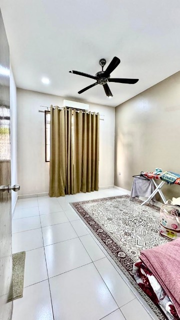 Nusa Idaman (Precinct 7) - Double Storey Terrace / Nicely Renovated & Well Maintained Unit - Thumbnail 7