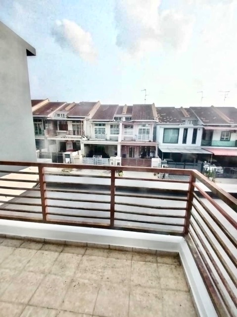 Nusa Sentral - Double Storey Terrace / Basic Renovation / Gated & Guarded - Thumbnail 5