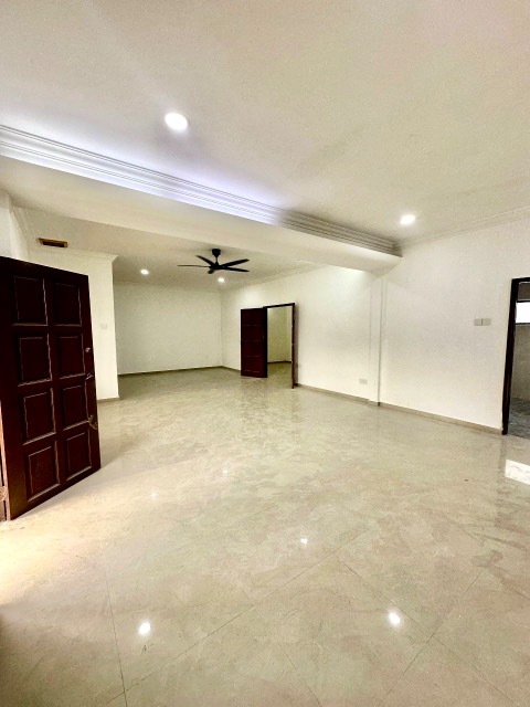 Taman Sri Skudai - Double Storey Terrace Corner Lot / Rare Full Loan Unit / Fully Extended Unit - Thumbnail 10