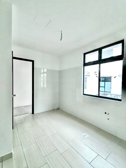Bandar Cemerlang - Double Storey Terrace House / Original Unit / Gated & Guarded - Thumbnail 7