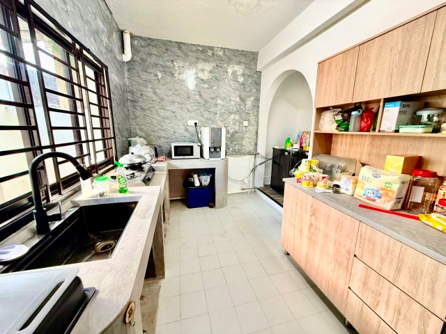 Skudai (Damai Jaya) - Double Storey Low Cost / Fully Renovated Unit / Good Condition - Thumbnail 6