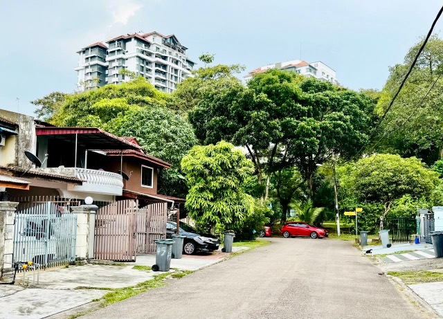 Taman Molek - Double Storey Low Cost / Original Condition