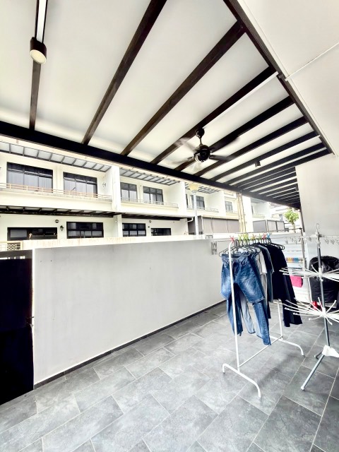 Eco Summer - Double Storey Terrace / Renovated with Partial Furnishing / Opposite of Eco Palladium - Thumbnail 14