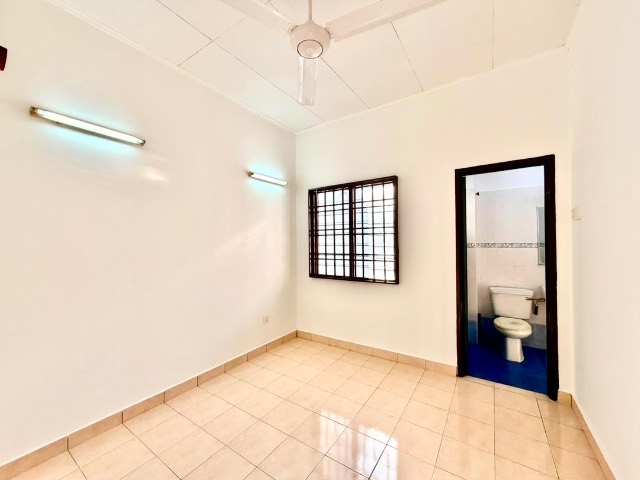 Mutiara Rini - Double Storey Terrace / Rare Unit Below RM700K / Well Maintained in Good Condition - Thumbnail 6