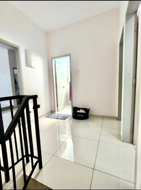 Austin Crest (Ruby) - Double Storey Terrace / Basic Renovation with Furnishings / 3mins to Crest Shoplots - Thumbnail 8