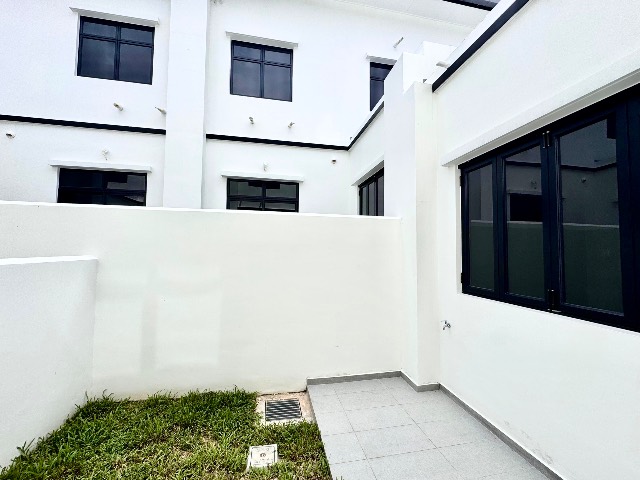 Eco Botanic (The Commune) - Double Storey Cluster / Brand New Subsale / Gated & Guarded - Thumbnail 14