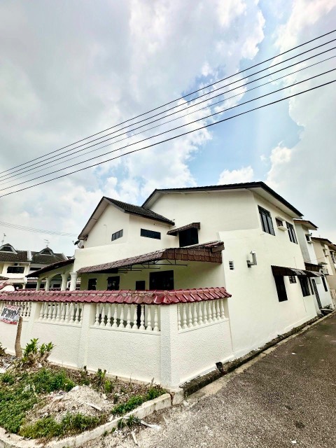 Taman Sri Skudai - Double Storey Terrace Corner Lot / Rare Full Loan Unit / Fully Extended Unit - Thumbnail 17