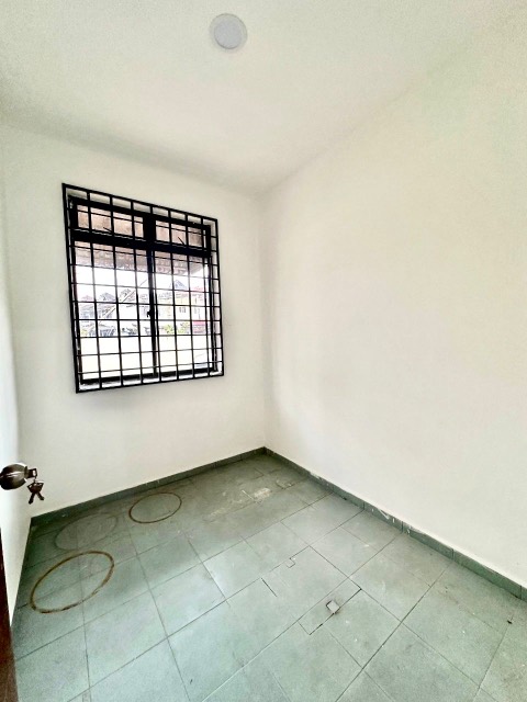 Taman Sri Skudai - Double Storey Terrace Corner Lot / Rare Full Loan Unit / Fully Extended Unit - Thumbnail 12