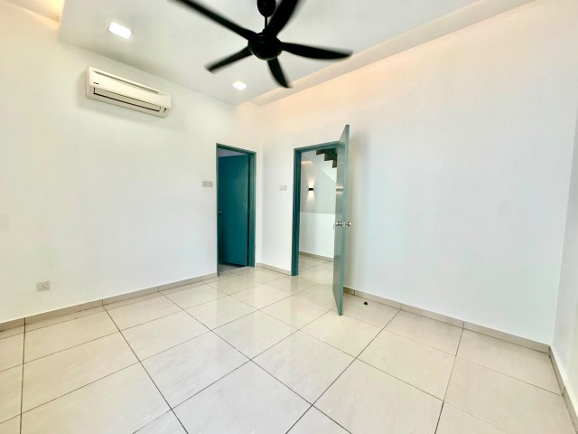 Horizon Hills - Three Storey Cluster / Renovated in Good Condition / Gated & Guarded - Thumbnail 8