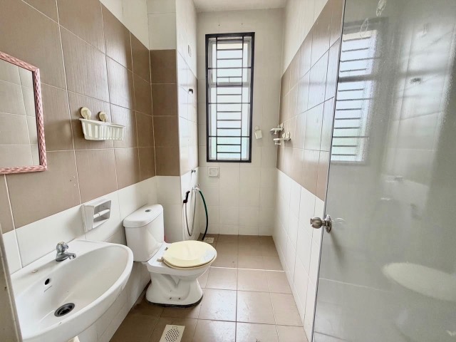 Nusa Sentral - Double Storey Terrace / Unblock View / Nearby Shops & Tuas Highway - Thumbnail 12