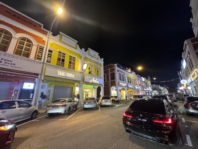 Austin Heights Nanyang Street - Double Storey Shop Lot / Currently Tenanted with ROI 4.2% - Thumbnail 2
