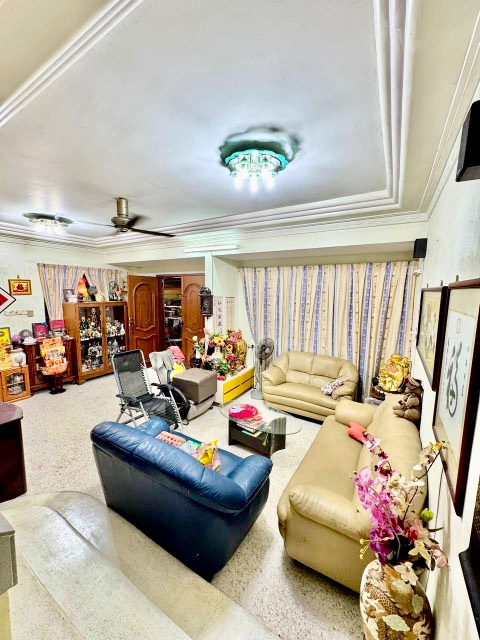 Taman Pelangi - Double Storey Terrace / Corner Lot with Extra Land / 10mins to CIQ - Thumbnail 4