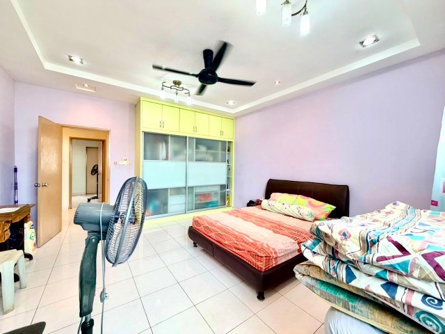 Bukit Indah - Double Storey Terrace / Basic Renovated in Good Condition / Gated & Guarded - Thumbnail 4