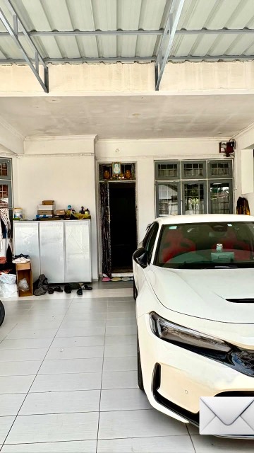 Taman Molek - 1.5 Storey Terrace / Unblock View / Gated & Guarded - Thumbnail 2