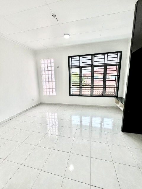 Mutiara Rini - Double Storey Terrace / Renovated & Refurbished / Good Condition - Thumbnail 4