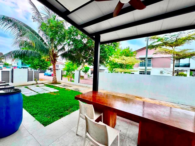 Impian Emas (Iconia Garden) - Double Storey Terrace / Corner Lot with Extra 20ft Land / Fully Renovated & Extended - Thumbnail 3