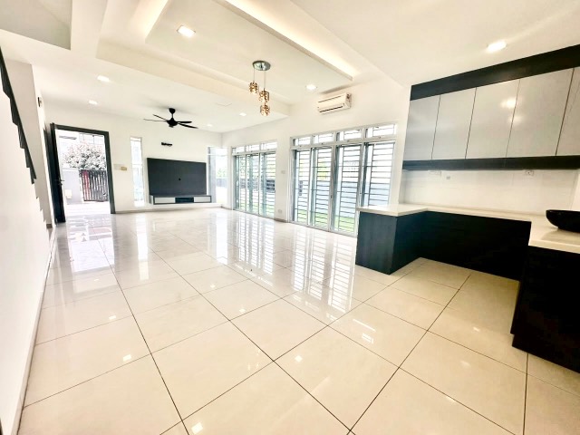 Horizon Hills - Three Storey Cluster / Renovated in Good Condition / Gated & Guarded - Thumbnail 5