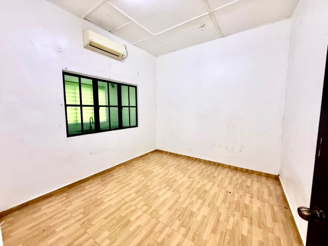 Tun Aminah - Single Storey Terrace / Renovated & Kitchen Extended / Unblock View - Thumbnail 4