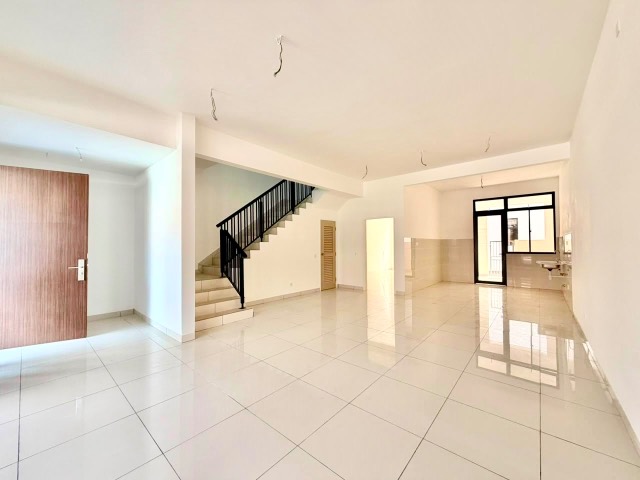 Iskandar Puteri (Senadi Hills) - Double Storey Terrace / Original Bare Unit / 20mins to Tuas - Thumbnail 2