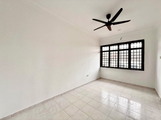 Desa Cemerlang - Double Storey Terrace Corner Lot / Big Extra Side Land / Refurbished in Good Condition - Thumbnail 6
