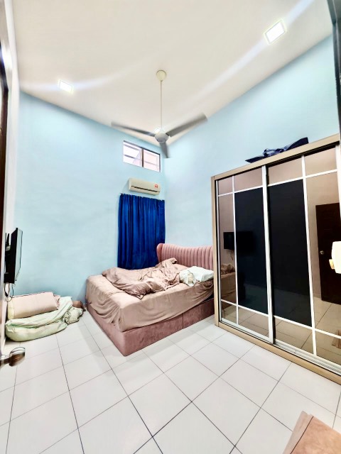 Setia Eco Gardens - Single Storey Terrace / Partial Renovated & Furnished / Nearby Tuas Highway - Thumbnail 4